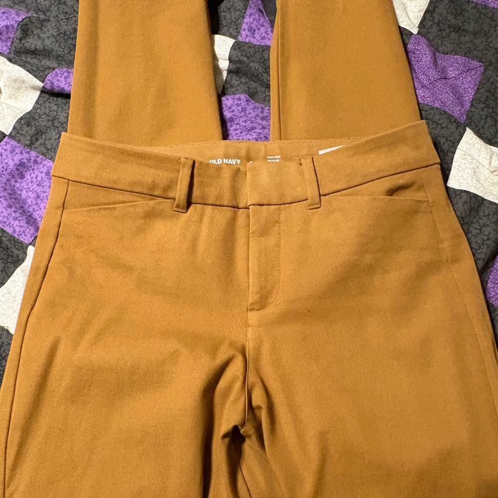 Old Navy Pixie High-Rise Trousers in Mustard/tan - Picture 3 of 4